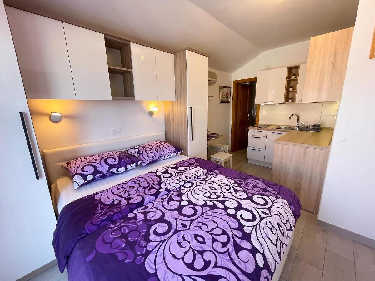 Apartments Kira Dramalj 0*,  Κροατία