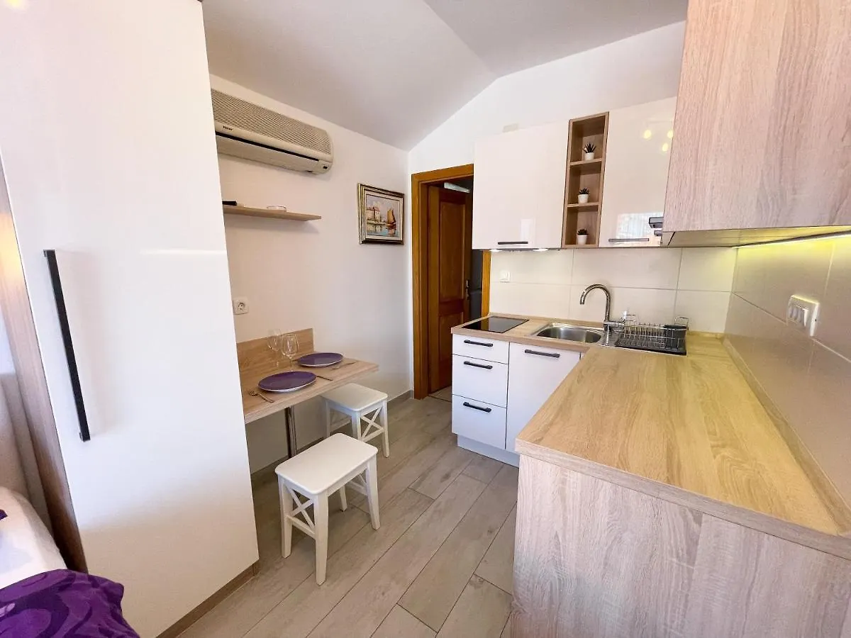 Apartments Kira Dramalj