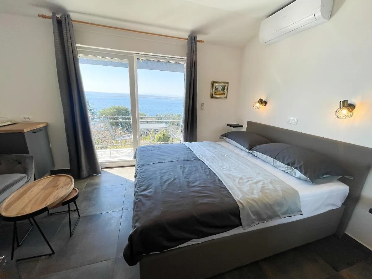 Apartments Kira Dramalj 0*,