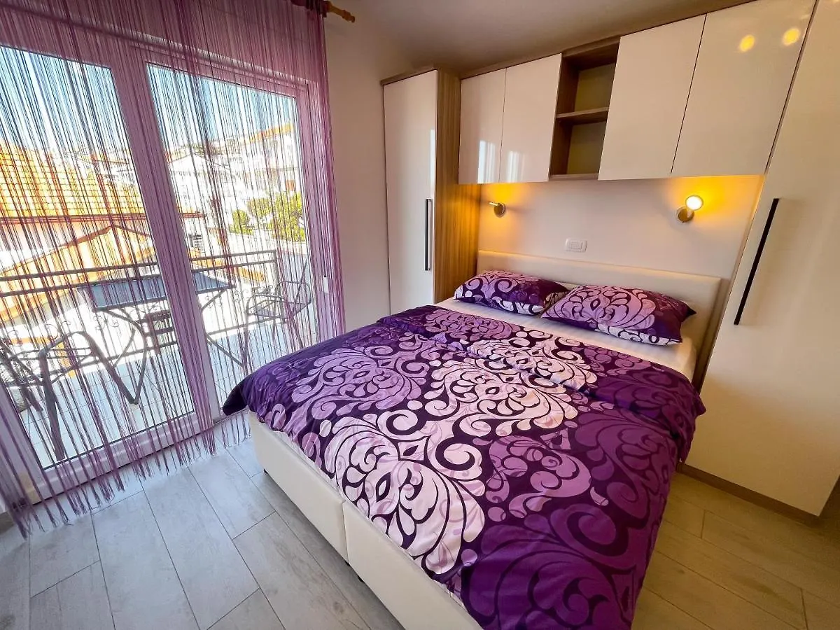 Apartments Kira Dramalj