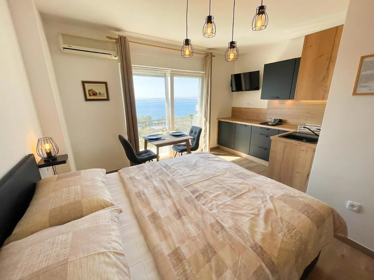 Apartments Kira Dramalj
