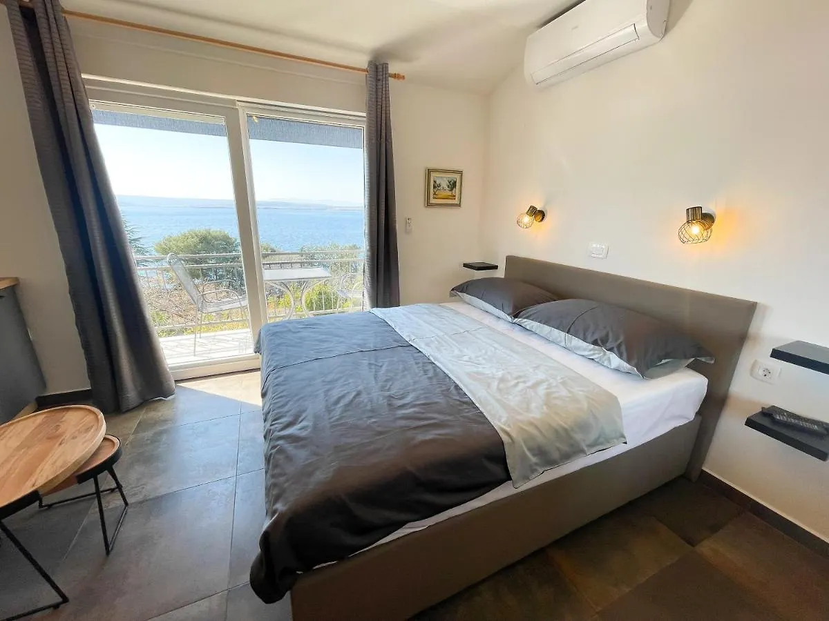 Apartments Kira Dramalj