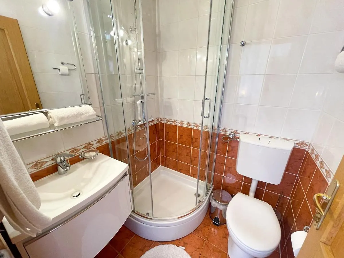 Apartments Kira Dramalj