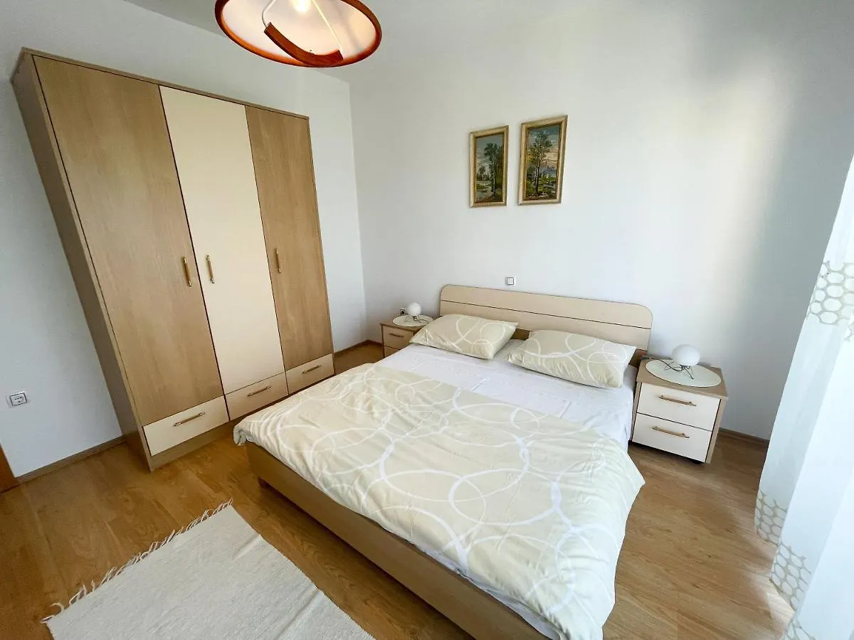 Apartments Kira Dramalj