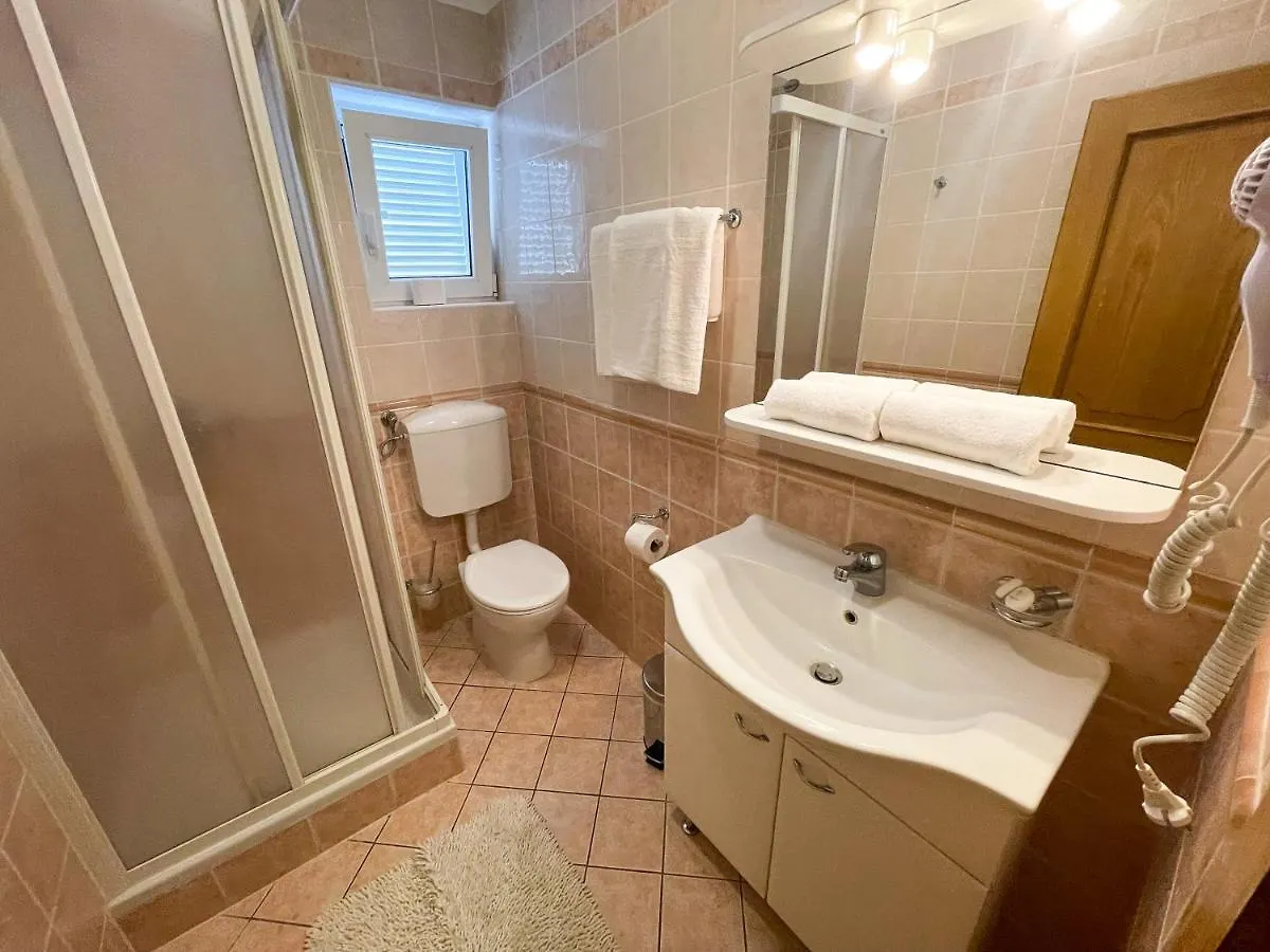 Apartments Kira Dramalj