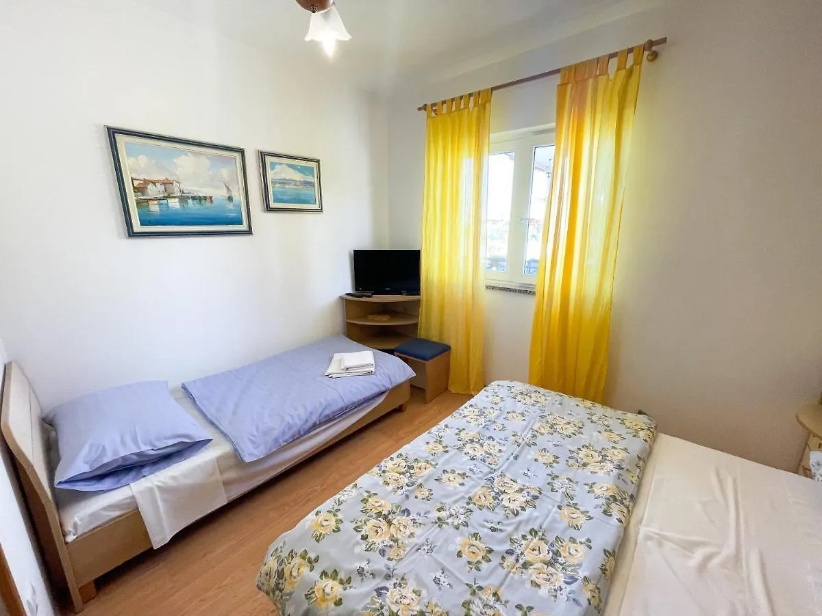 Apartments Kira Dramalj 0*,  Κροατία