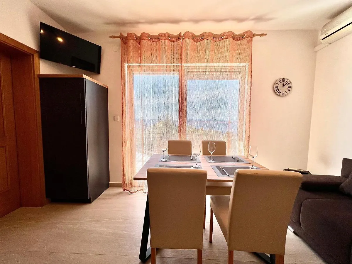 Apartments Kira Dramalj 0*,  Κροατία