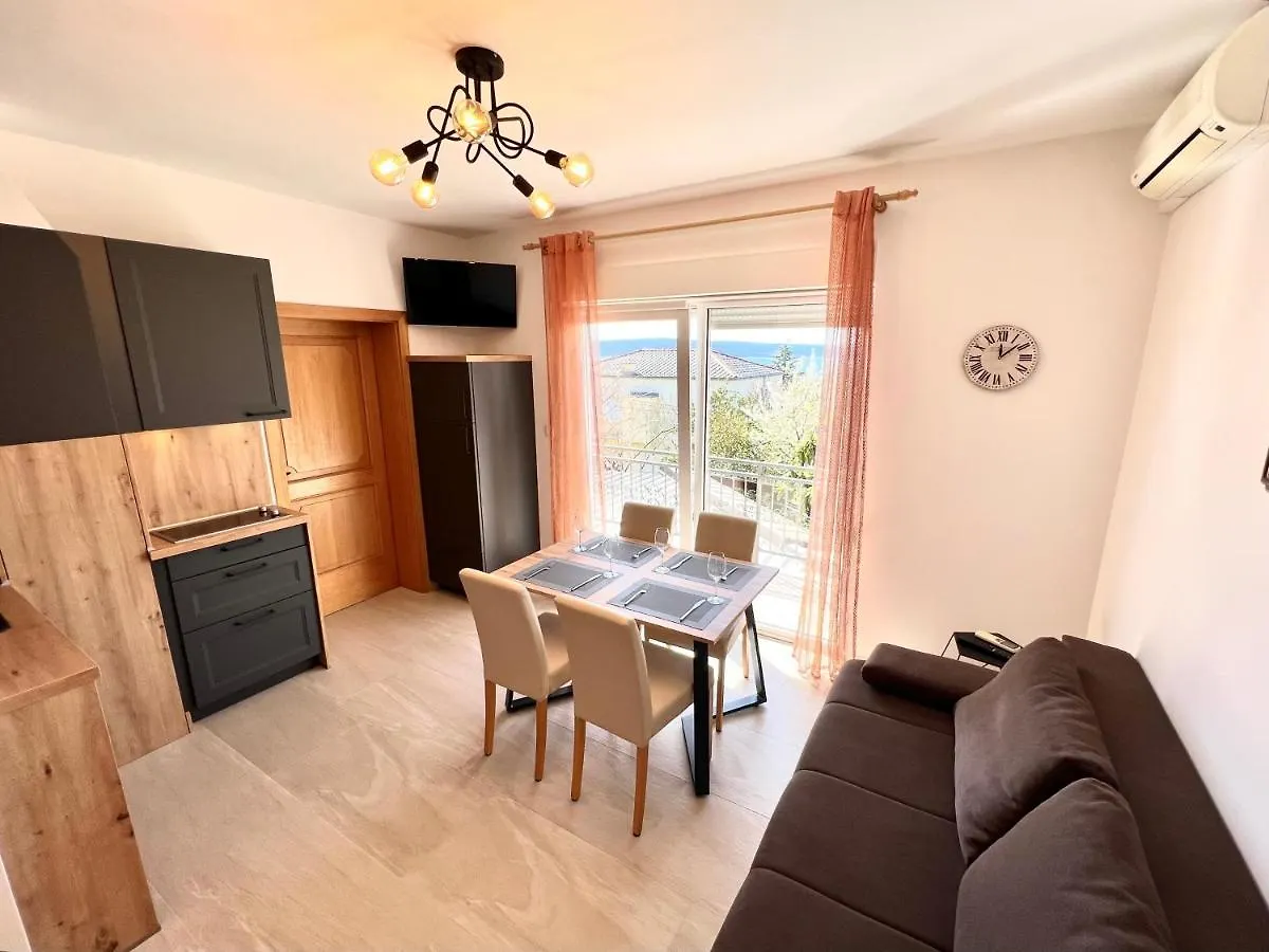 Apartments Kira Dramalj