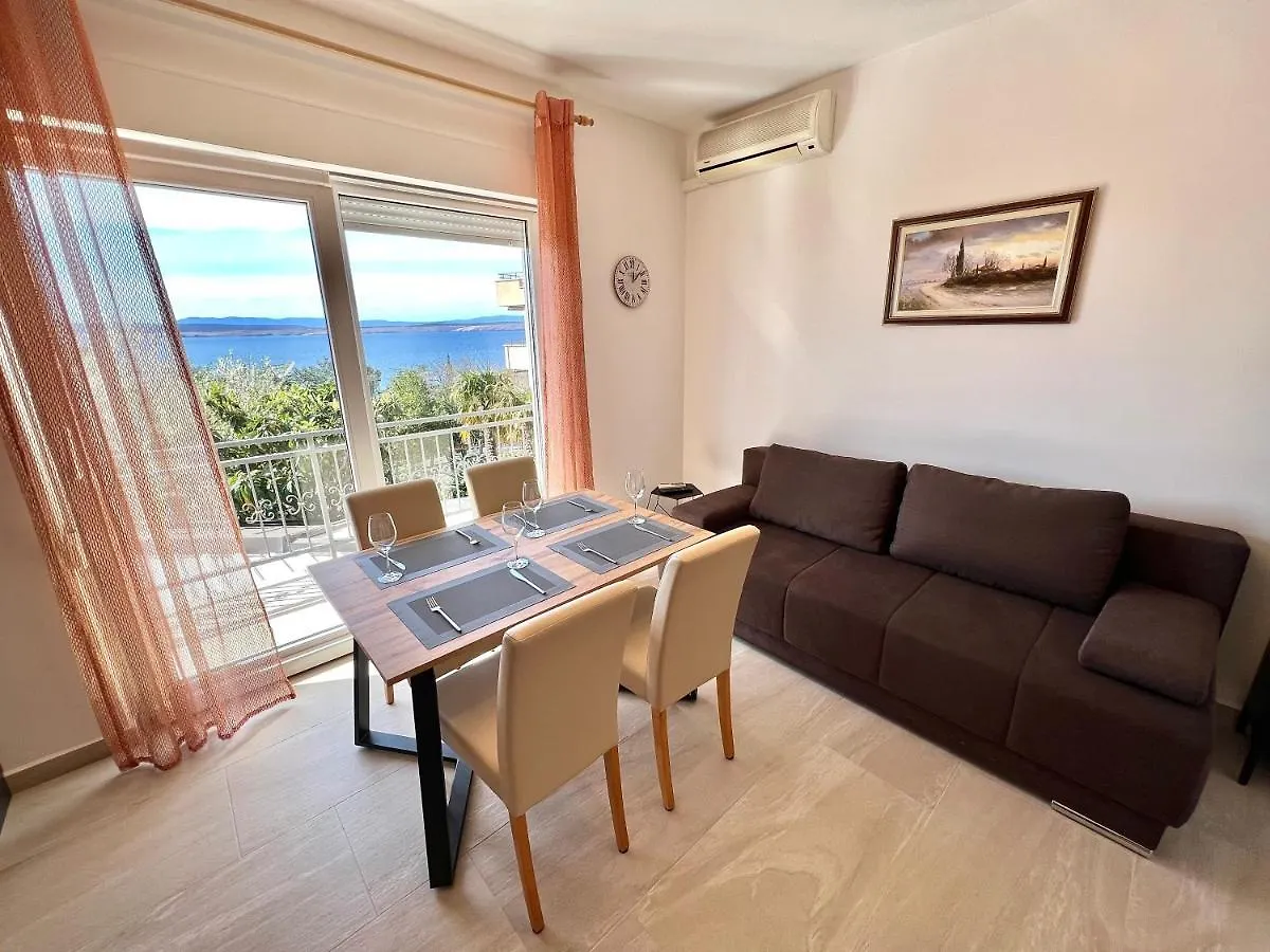 Apartments Kira Dramalj